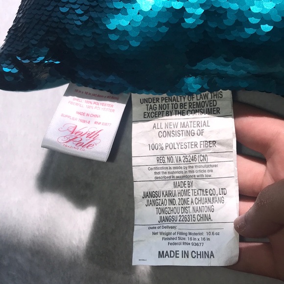 NWT decorative pillow - Picture 3 of 4